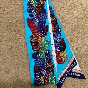 Loui Vuittion  silk bandeau bag handle